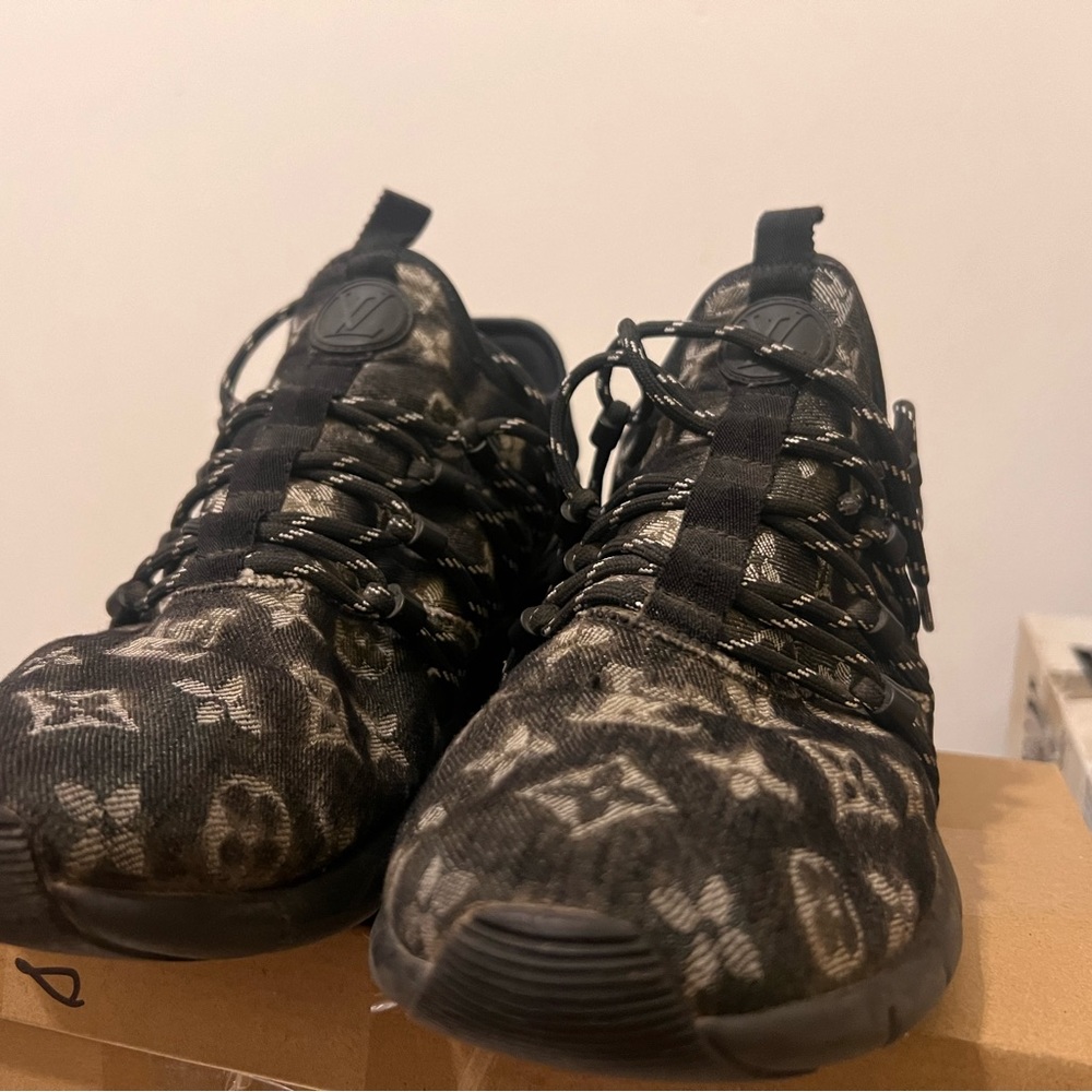 Authentic - Louis Vuitton